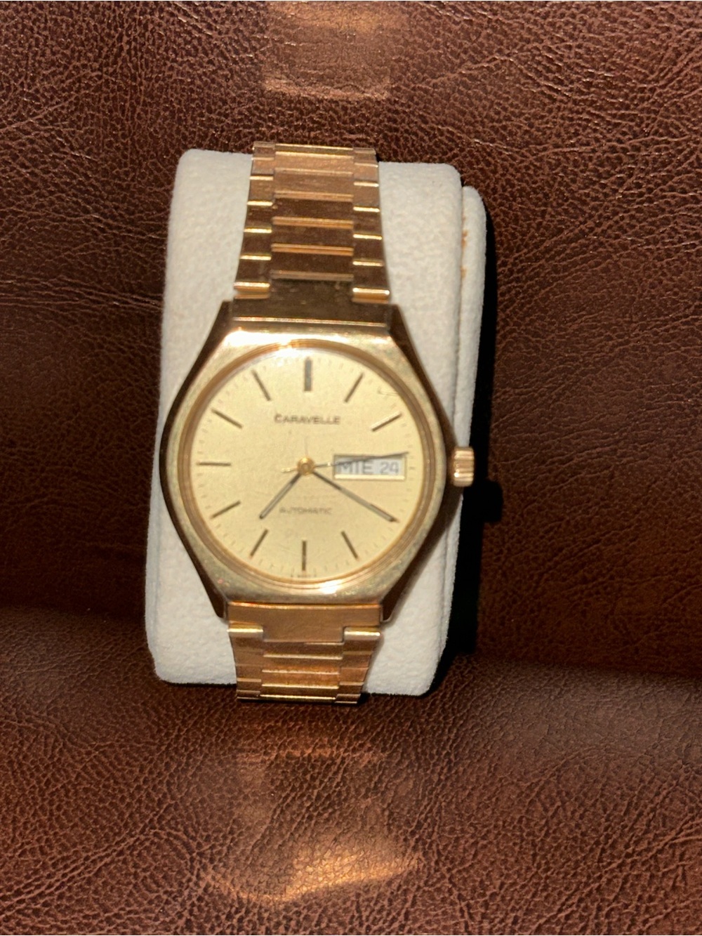 Vtg Caravelle Bulova Mens automatic Watch  Gold Tone Day Date. Missing a link.